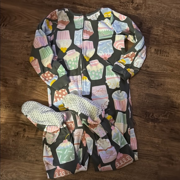 Carter's Other - Cupcake Print Kids Pajamas